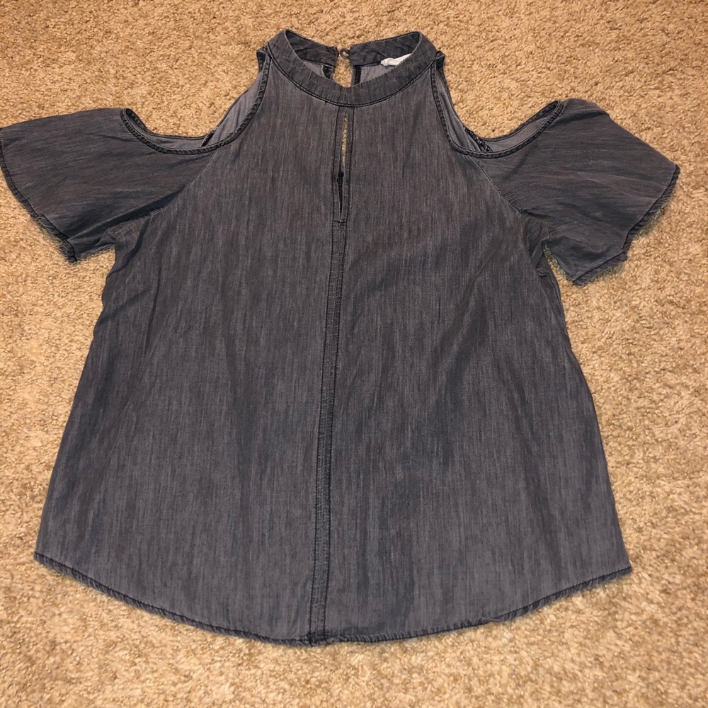 Boutique no shoulder top